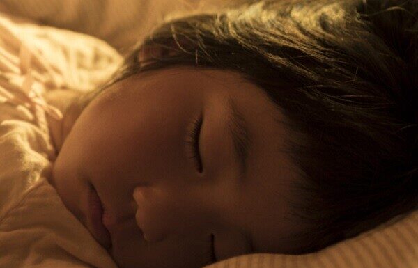 The Person Who Sleeps with Your Child at Night Determines Their Personality for Life, 99% of Parents Underestimate This