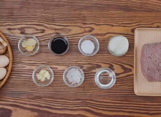 “A Refreshing Korean Cold Noodle Dish: Perfect for a Hot Day”