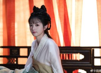 The Ageless Beauty Secrets of Cbiz’s “Classic Doll”