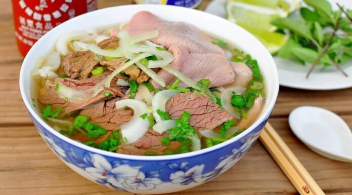 “The Ultimate Guide to Cooking Delicious Pho at Home: Restaurant-Style Goodness”