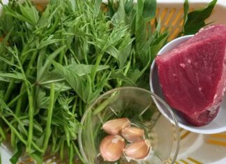 A Tasty Treat: Stir-fried Beef with Water Spinach, a Quick and Delicious Dish to Cool You Down.