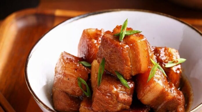 The Ultimate Guide to Vietnamese Braised Pork Belly: The Secret Ingredient for Tender Meat and a Beautiful Glaze