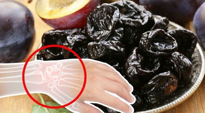 3 Types of Drinks That Drain Calcium: A Warning for Those at Risk of Bone Health Issues.