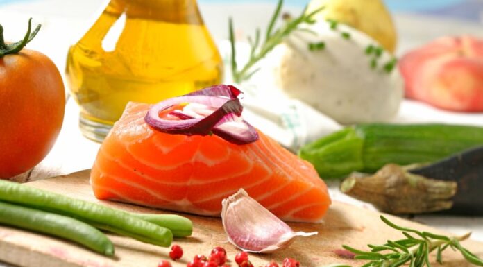 “7 Superfoods for Glowing Skin, Luscious Locks, and Strong Nails”