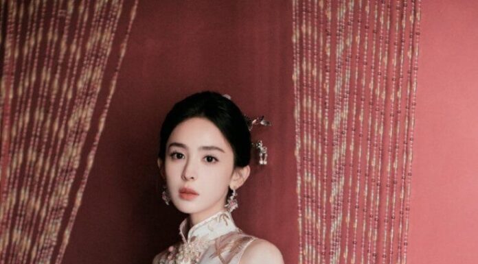 The Top-Knot: A Modern Hairstyle Favored by Chinese Beauties