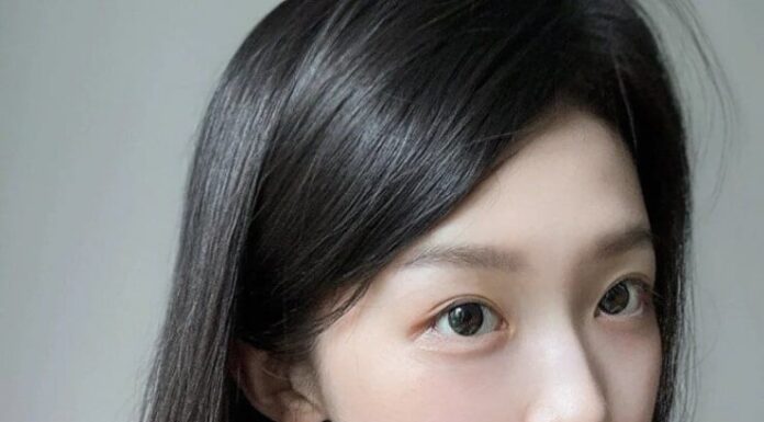 5 Warning Signs That Your Hair is Damaged from Under-Washing