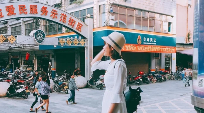 “Getting Lost” in the Mega Shopping Center of Ha Kou: Indulge in a Shopping Spree of Affordable Domestic Goods