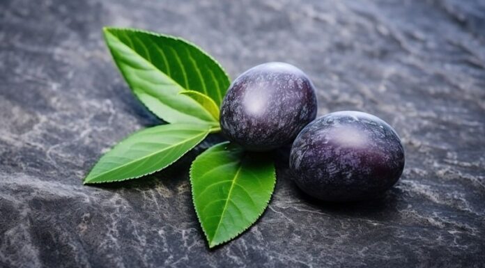 6 Fruits to Eat Daily for Natural Detoxification of Your Liver and Kidneys, Boosting Longevity.