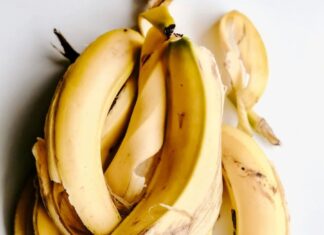 “4 Fruit Peel Skin Care Recipes for Hydration, Exfoliation, and Soothing”