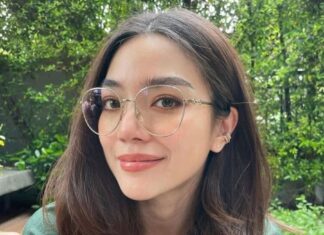 The Ultimate Guide to Flawless Makeup: 6 Steps to a Brighter, More Radiant Complexion, Even Behind Glasses