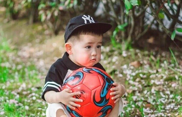 3 Misunderstood Signs of a Bright Baby