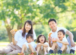 Who Determines a Child’s IQ, Physical Appearance, and Height: Mom or Dad? Expert Weighs In