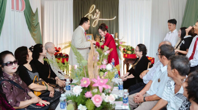 A Lifetime of Devotion: Mother’s Sacrifice and Son’s Love Story Touch Hearts