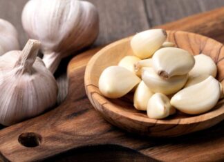 “The Power of a Single Garlic Clove: Unveiling Astonishing Health Benefits”