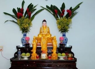 The Art of Incense: Unveiling the Wealthy’s Secret to Altar Arrangement