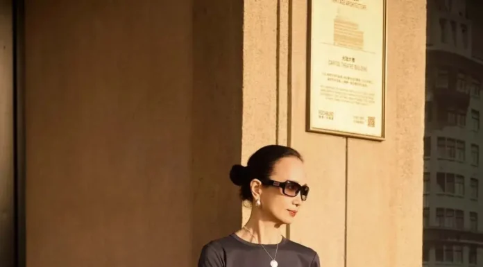 “30-Something Sisters, Beware: These 4 Wide-Leg Pants Styles Are an Instant Outfit Killer”