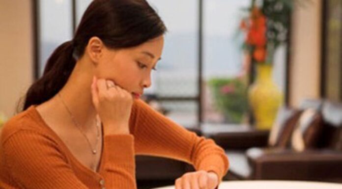 5 Health Risks of Regularly Eating Dinner Late