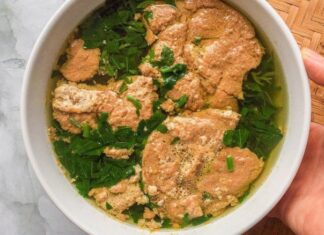 The Perfect Summer Cooler: A Delicious Crab Soup Recipe