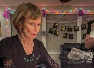 The Ageless Wonder: How a 92-Year-Old Woman Defies Aging and Looks Decades Younger