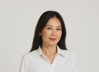 7 Timeless Monochromatic Outfit Ideas for Women Over 40: Effortless Elegance