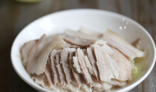 “Avoid These 3 Ingredients When Boiling Pork – The Secret to Delicious Meat”