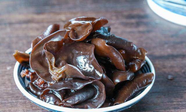 6 Superfoods in Black