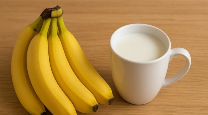 6 Bedtime Snacks to Boost Your Mood and Banish Insomnia