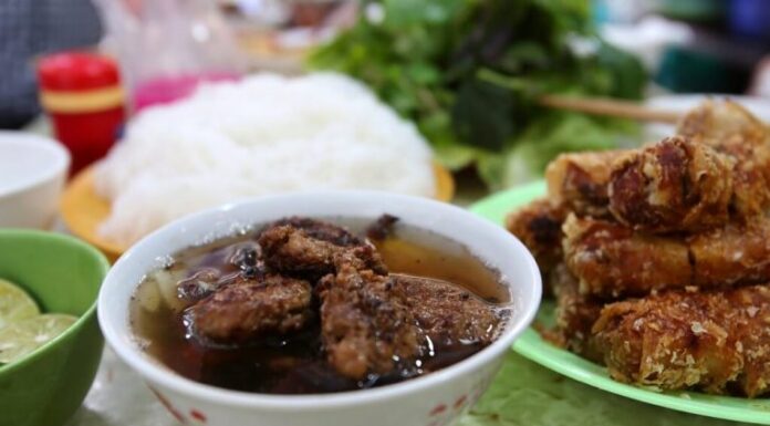 A Foodie’s Guide to Hanoi’s Old Quarter: Indulging in Delicious Delights From Bún Ốc at Đồng Xuân Market to Nộm at Hàm Long Street.