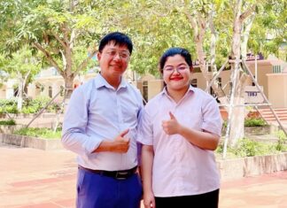 Title: “Unveiling the Secret to Academic Success: A Conversation with Ninh Binh’s Renowned ‘Miracle Teacher'”