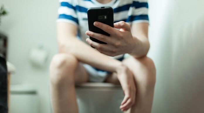 The Dangers of Prolonged Toilet Time: 5 Reasons to Put Down Your Phone