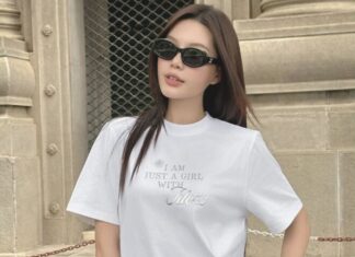 Why Fashionistas Don’t Pair T-shirts With Black Pants or Wide-Leg Trousers—and What They Wear Instead