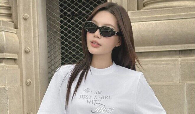 Why Fashionistas Don’t Pair T-shirts With Black Pants or Wide-Leg Trousers—and What They Wear Instead