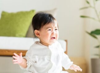 Is It Superstition? Babies Cry When Meeting Strangers for Two Reasons, Moms Should Know to Take It Easy