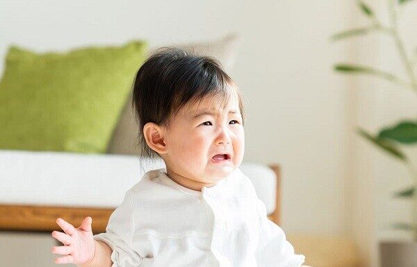Is It Superstition? Babies Cry When Meeting Strangers for Two Reasons, Moms Should Know to Take It Easy
