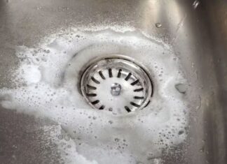Unclog Your Sink in 15 Minutes: No Vinegar, No Baking Soda, No Plumber Needed.
