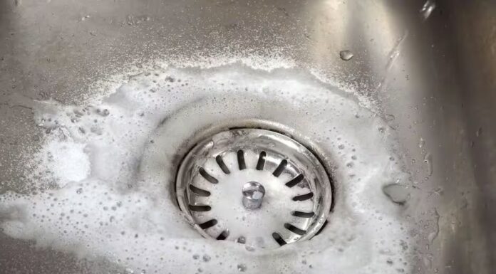 Unclog Your Sink in 15 Minutes: No Vinegar, No Baking Soda, No Plumber Needed.
