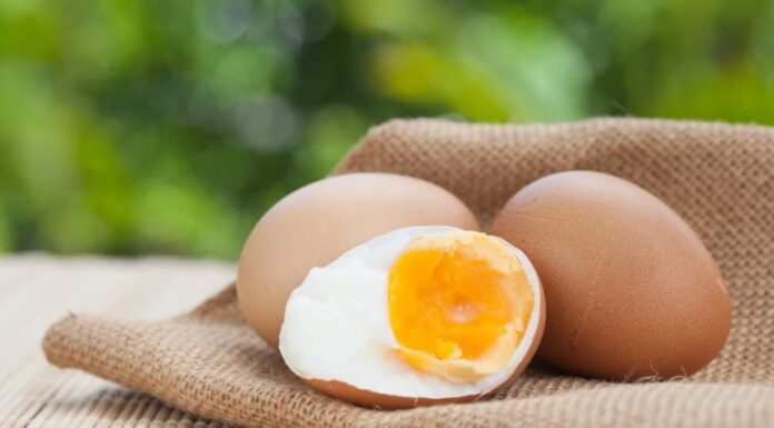 5 Energy-Boosting Food and Drink Alternatives to Coffee: Beat the Afternoon Slump!