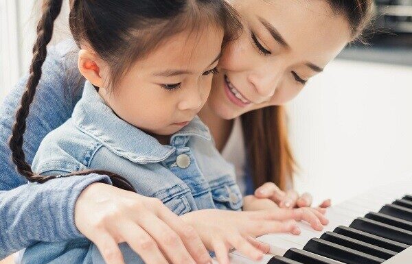 4 Unconventional Behaviors That Indicate Your Child Might Be a Genius