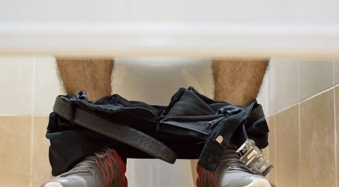 5 Public Restroom Habits That Are Harmful to Your Health: You May Think It’s Clean, But Think Again!