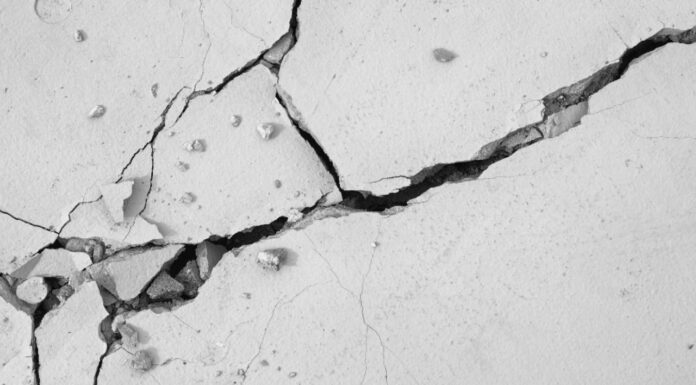 5 Warning Signs of Career Downturn According to Feng Shui