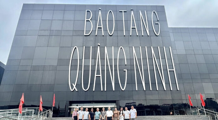 A Day in Ha Long Bay: A Culinary and Adventure Guide