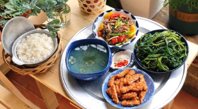 Should You Eat Rice, Vegetables, or Meat First? Experts Weigh In.