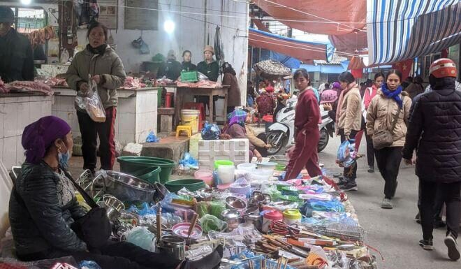 The Ancient and Bustling Marketplace of Cao Bang: A Must-Visit Destination for Travelers.