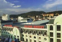 The Bustling Marketplace of Quang Ninh: A Seafood Haven and Culinary Paradise