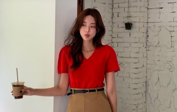 10 Style Tips to Rock a Short Skirt and Look Super Cute