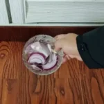 “The Ultimate Onion Hack: A Tried and Tested Solution to Household Hassles”