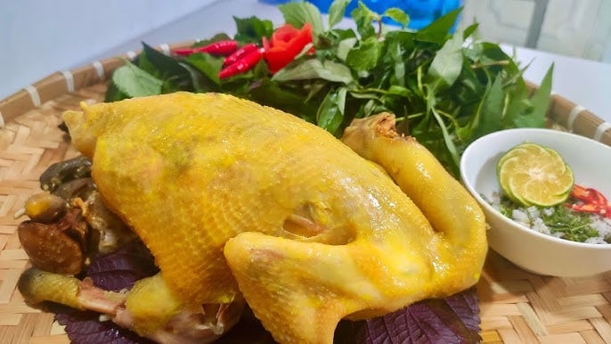 “The Ultimate Guide to Chicken: Moist Meat, Flavorful Broth – No Water Needed”