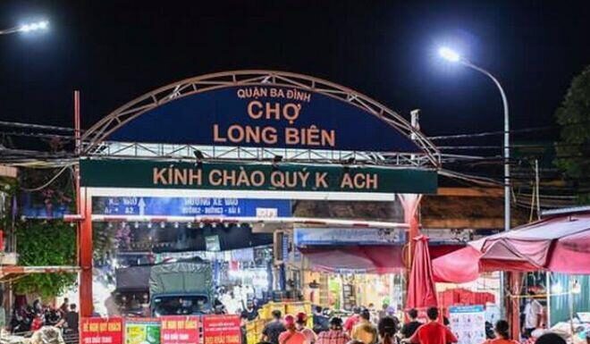 The Non-Stop Market in the Heart of Hanoi, Voted One of the World’s Most Fascinating Markets by Western Media