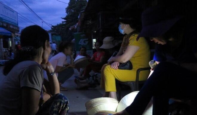 The Mystical Morning Market of Hue: A Century-Old Shopping Experience Like No Other