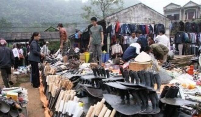 The Mystical Mountain Market of Sơn La: Where Fish Outnumber People and the Unusual is Usual.